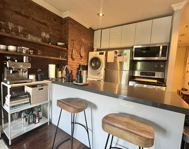 95 Perry Street - Photo Thumbnail 2