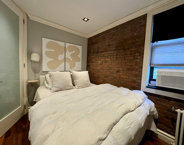 95 Perry Street - Photo Thumbnail 10