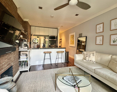 95 Perry Street - Photo Thumbnail 1