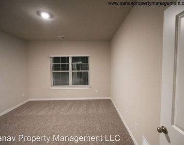 2841 Sw Plaza Ln - Photo Thumbnail 10