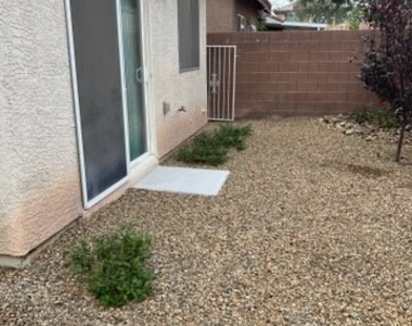 8824 Charm Canyon Avenue - Photo Thumbnail 18