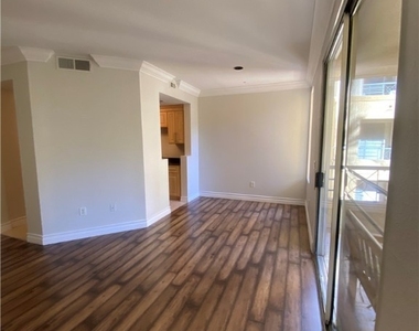 230 E Flamingo Road - Photo Thumbnail 10