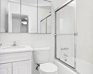 400 East 71st Street - Photo Thumbnail 7