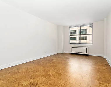 400 East 71st Street - Photo Thumbnail 4