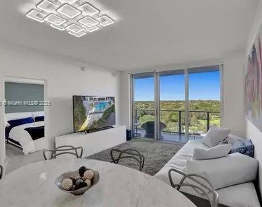 16385 Biscayne Blvd - Photo Thumbnail 6