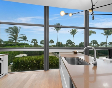 5875 Collins Ave - Photo Thumbnail 4