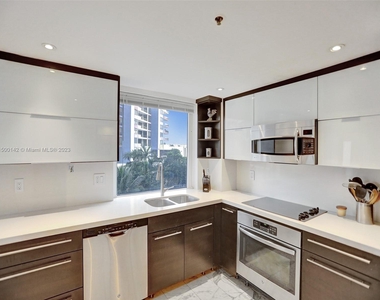 1627 Brickell Ave - Photo Thumbnail 9