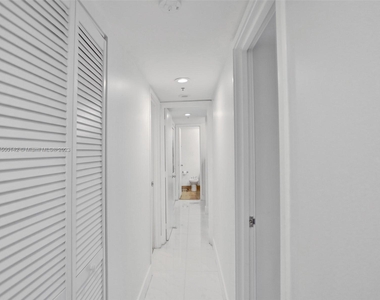 1627 Brickell Ave - Photo Thumbnail 27