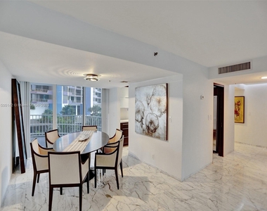 1627 Brickell Ave - Photo Thumbnail 1