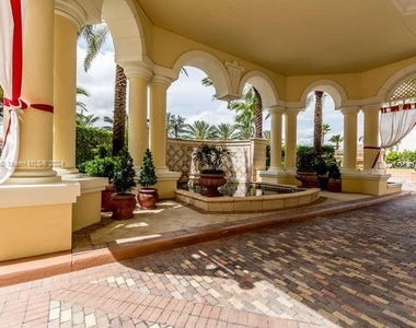 17875 Collins Ave - Photo Thumbnail 60