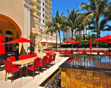 17875 Collins Ave - Photo Thumbnail 14