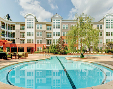 370 E. Diamond Ave - Photo Thumbnail 11