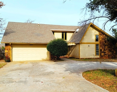 6121 N Lakeway Drive - Photo Thumbnail 2