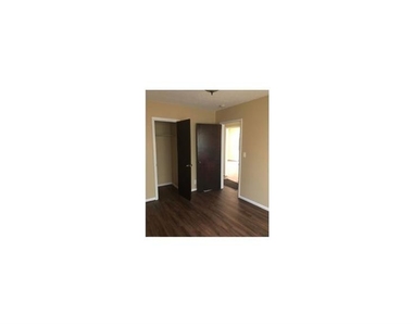 1365 Beecher St Sw - Photo Thumbnail 6