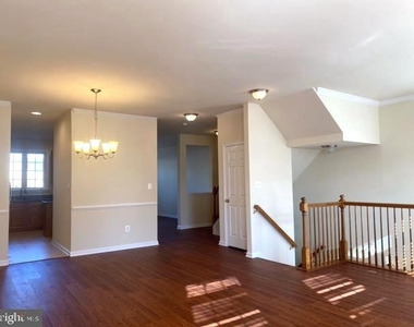 1203 Cambria Terrace Ne - Photo Thumbnail 10