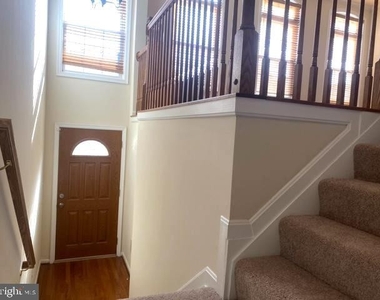 1203 Cambria Terrace Ne - Photo Thumbnail 1