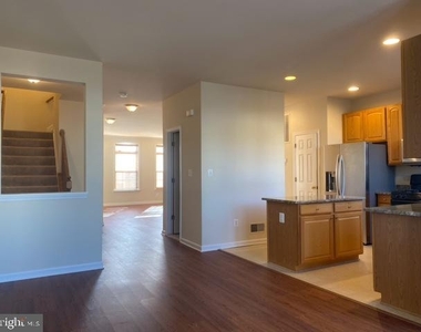 1203 Cambria Terrace Ne - Photo Thumbnail 5