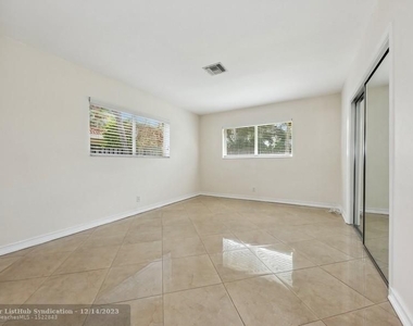 254 Lombardy Ave - Photo Thumbnail 10