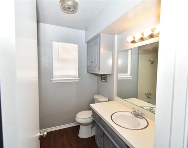 1413 Deborah Avenue - Photo Thumbnail 7