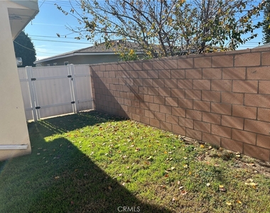 1051 E Juanita Avenue - Photo Thumbnail 20