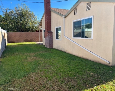 1051 E Juanita Avenue - Photo Thumbnail 18