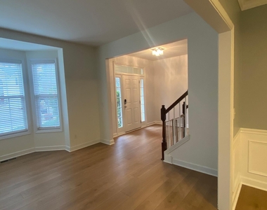 2916 Chatelaine Place - Photo Thumbnail 5