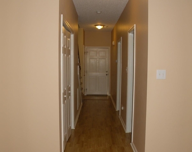 123 Charter Court - Photo Thumbnail 7