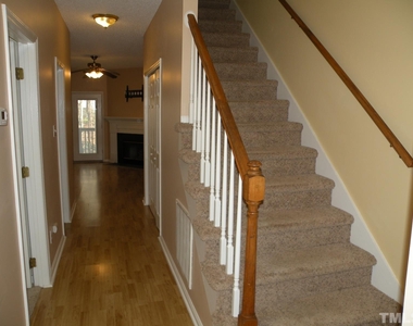 123 Charter Court - Photo Thumbnail 6