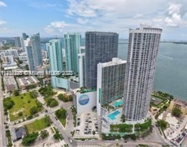 1750 N Bayshore Dr - Photo Thumbnail 7