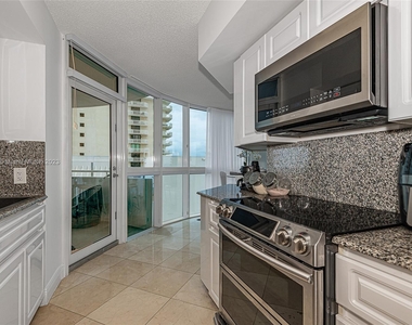 6301 Sw Collins Ave - Photo Thumbnail 14