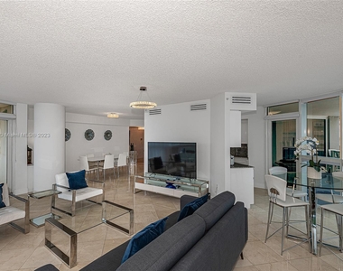 6301 Sw Collins Ave - Photo Thumbnail 7