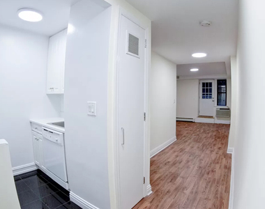 107 East 63rd Street - Photo Thumbnail 2