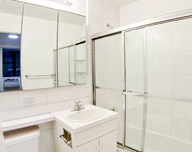 107 East 63rd Street - Photo Thumbnail 6