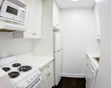 107 East 63rd Street - Photo Thumbnail 3