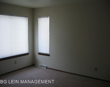 7855 W. Oklahoma Avenue - Photo Thumbnail 2