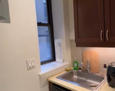 488 7th Avenue - Photo Thumbnail 5