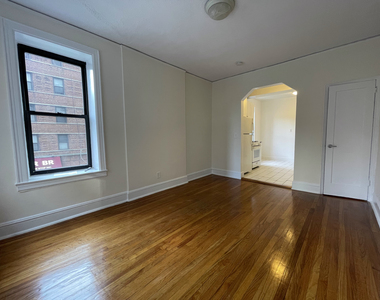 East 38th Street and 2nd Ave - Photo Thumbnail 4