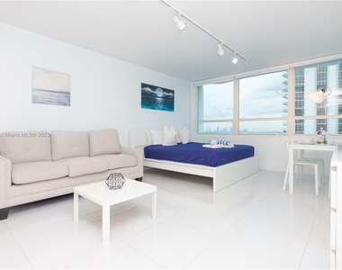 5445 Collins Ave - Photo Thumbnail 0