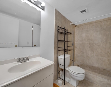 13499 Biscayne Blvd - Photo Thumbnail 12