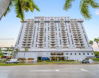 13499 Biscayne Blvd - Photo Thumbnail 27