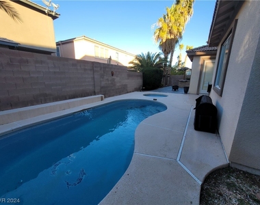 7728 Villa De La Paz Avenue - Photo Thumbnail 12