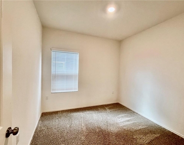 2339  Forgetmenot Ln - Photo Thumbnail 20