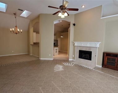 8412 Pipe Stone Drive - Photo Thumbnail 2