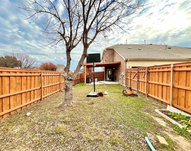 5403 Prairie Lane - Photo Thumbnail 17