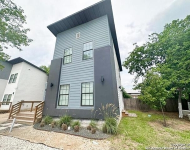 1022 Delaware St - Photo Thumbnail 13