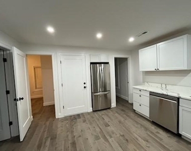 75 Humbold Ave - Photo Thumbnail 4