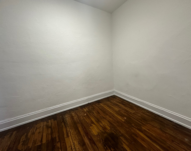 1427 York Avenue - Photo Thumbnail 4