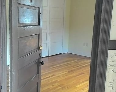 120 Lincoln Street Ne Frances Court - Photo Thumbnail 4