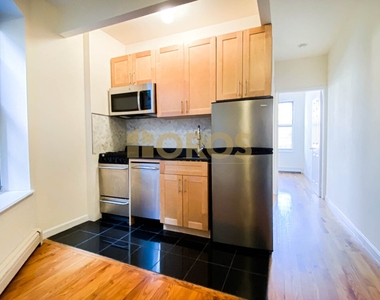 200 East 7th Street - Photo Thumbnail 3