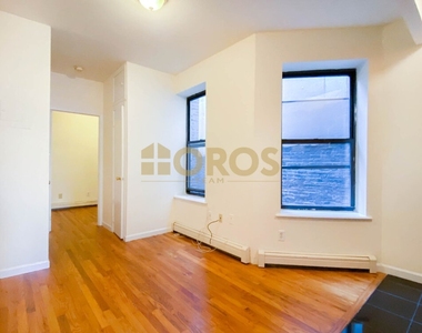 200 East 7th Street - Photo Thumbnail 2